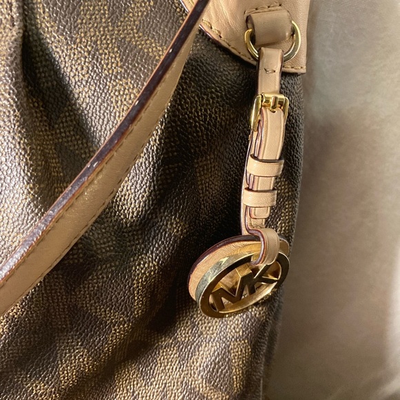 MK Michael Kors signature logo embossed tote shoulder bag - Picture 8 of 14